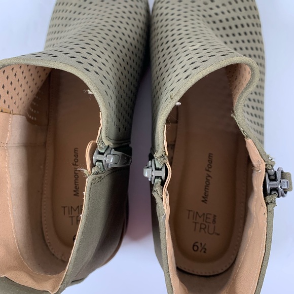 Time And True Olive Green Ankle Boots Memory Foam Womens Size 6.5 Zippered S176 - Picture 10 of 11
